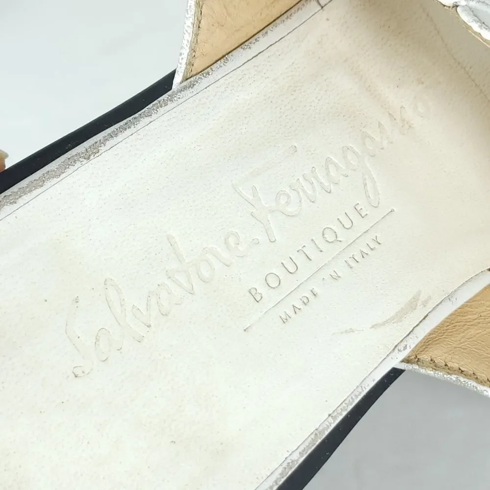 Salvatore Ferragamo Women's US 6,5C White Leather Thong Slip On Flat Sandals